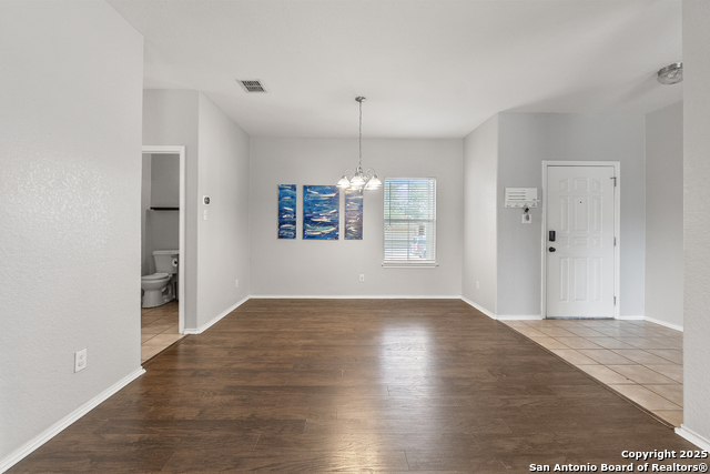 Listing photo id 15 for 9515 Nueces  