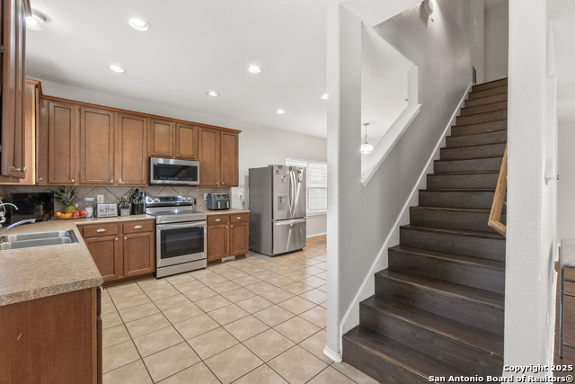 Listing photo id 16 for 9515 Nueces  