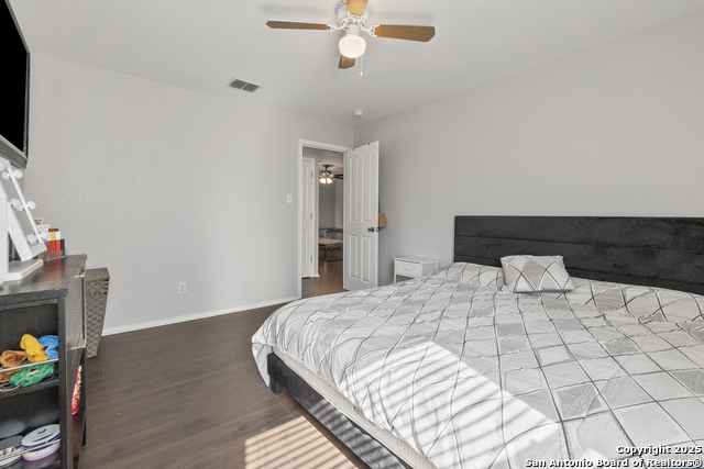 Listing photo id 23 for 9515 Nueces  