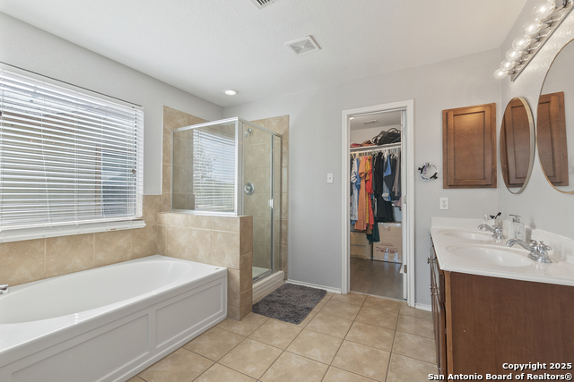 Listing photo id 29 for 9515 Nueces  