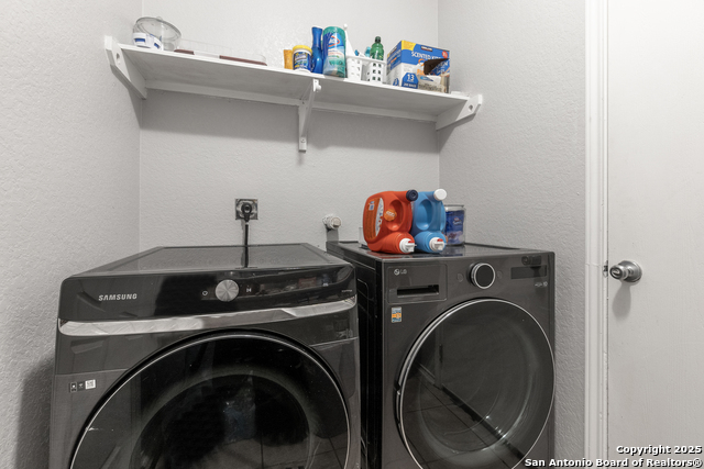 Listing photo id 5 for 9515 Nueces  