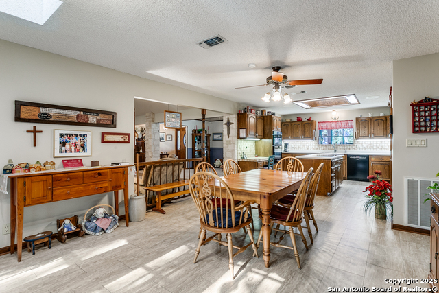 Listing photo id 8 for 31014 Sunlight