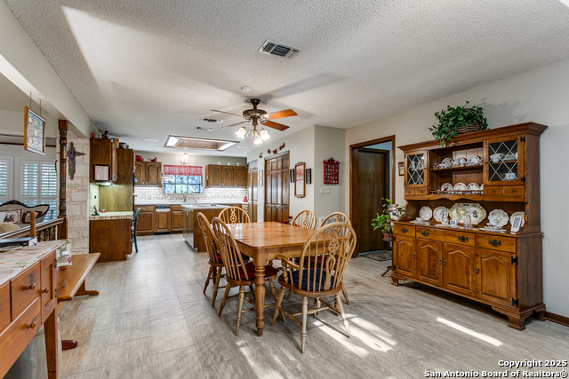 Listing photo id 7 for 31014 Sunlight