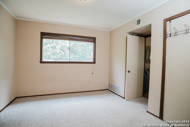 Image 16 of 17 For 221 Spyglass