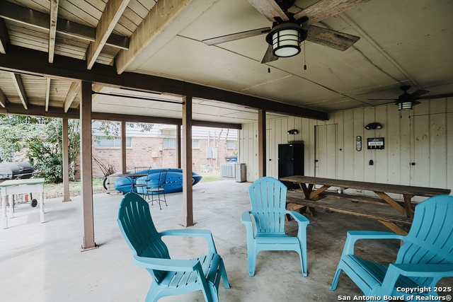 Image 6 of 17 For 221 Spyglass