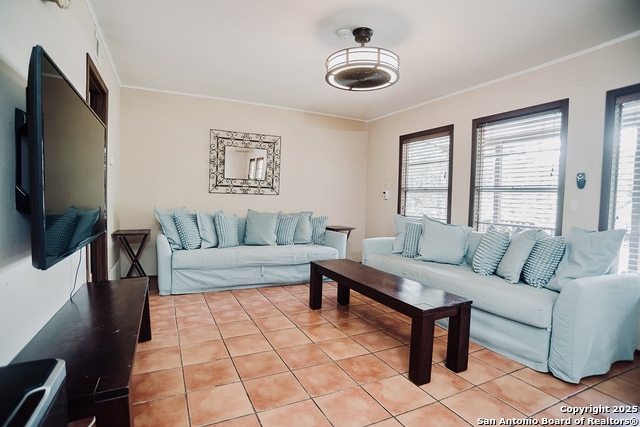 Image 9 of 17 For 221 Spyglass