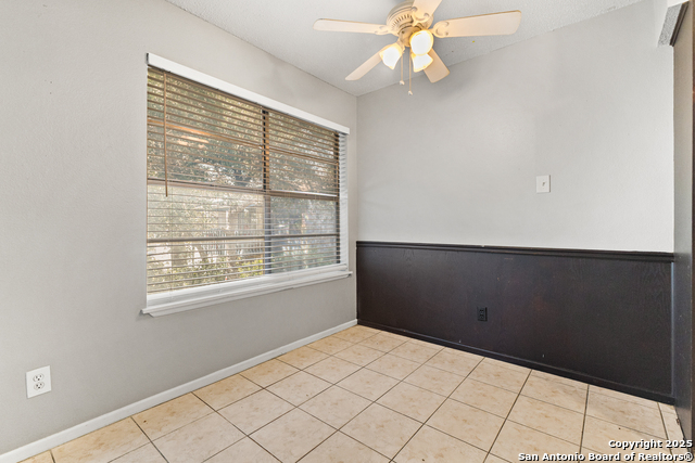 Image 16 of 18 For 5827 Shadow Glen 3 -upstair