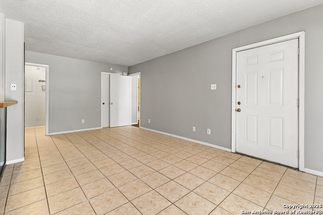 Image 17 of 18 For 5827 Shadow Glen 3 -upstair