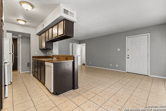 Image 2 of 18 For 5827 Shadow Glen 3 -upstair