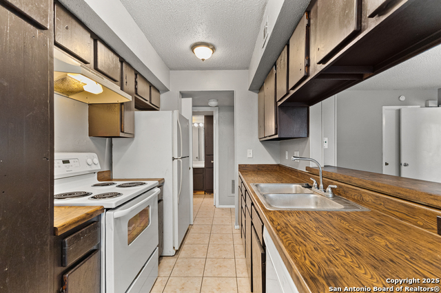 Image 3 of 18 For 5827 Shadow Glen 3 -upstair