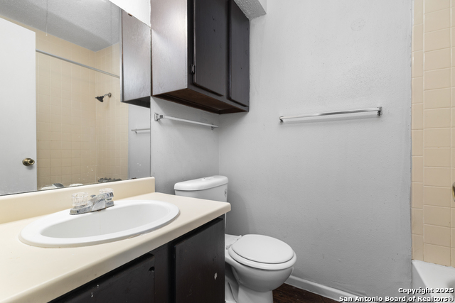 Image 5 of 18 For 5827 Shadow Glen 3 -upstair