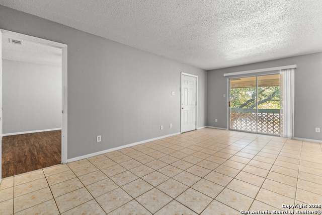 Image 7 of 18 For 5827 Shadow Glen 3 -upstair