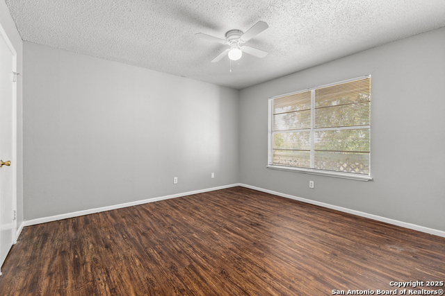 Image 9 of 18 For 5827 Shadow Glen 3 -upstair