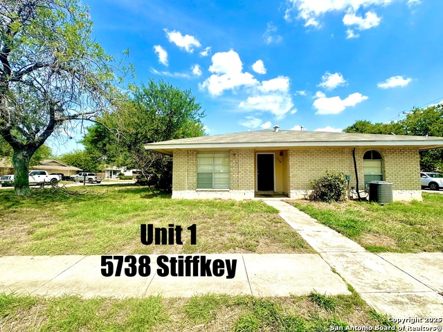 Image 2 of 7 For 5738 Stiffkey Dr