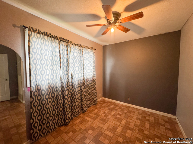 Image 8 of 11 For 302 Glenbrook