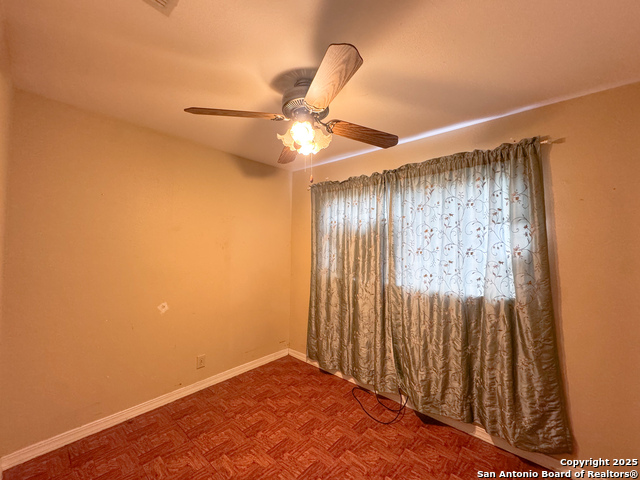 Image 9 of 11 For 302 Glenbrook