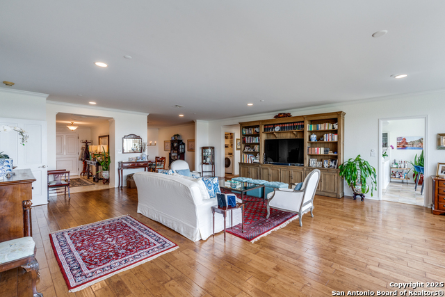 Image 5 of 25 For 200 Patterson Ave. 610