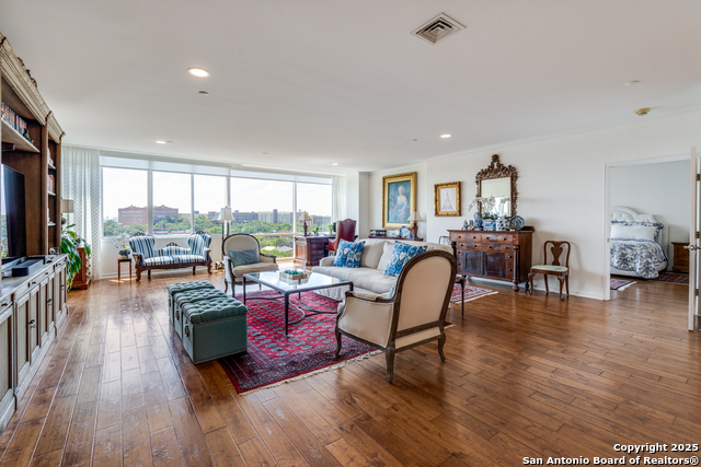 Image 6 of 25 For 200 Patterson Ave. 610