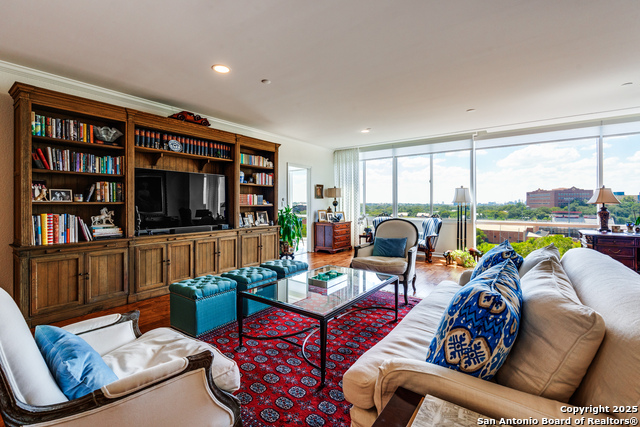 Image 8 of 25 For 200 Patterson Ave. 610