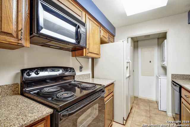 Listing photo id 8 for 7701 Wurzbach Rd  405