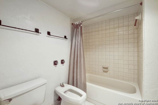 Listing photo id 15 for 7701 Wurzbach Rd  405