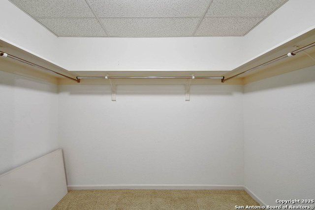 Listing photo id 18 for 7701 Wurzbach Rd  405