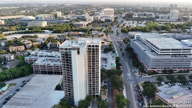 Listing photo id 34 for 7701 Wurzbach Rd  405