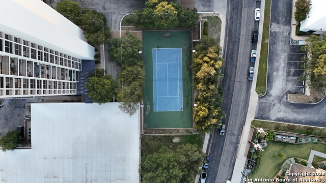 Listing photo id 39 for 7701 Wurzbach Rd  405