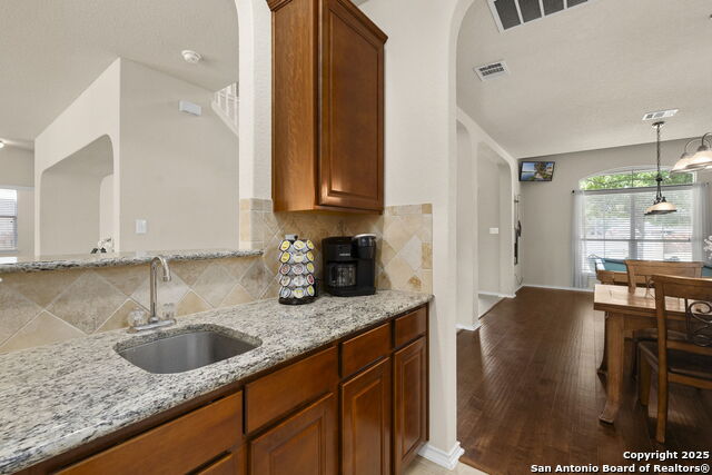 Image 11 of 43 For 518 Eldridge Dr