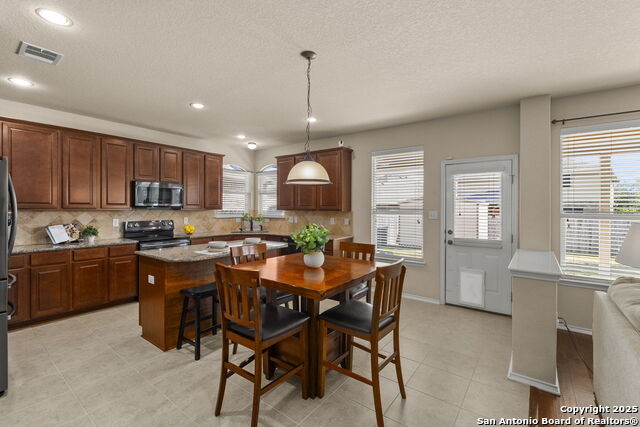 Image 7 of 43 For 518 Eldridge Dr