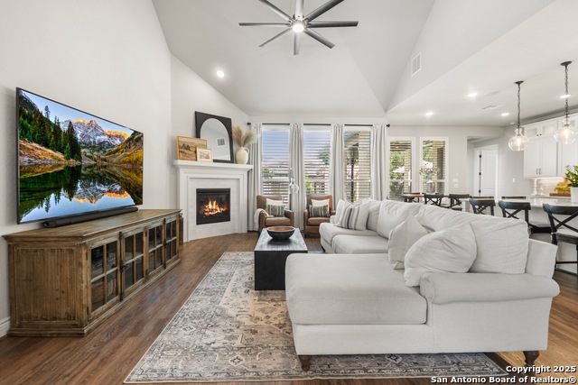 Image 9 of 48 For 203 Cimarron Creek