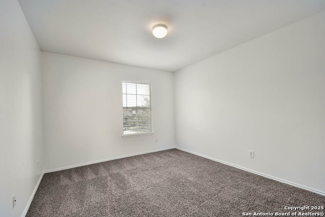 Listing photo id 11 for 10239 Round Rock