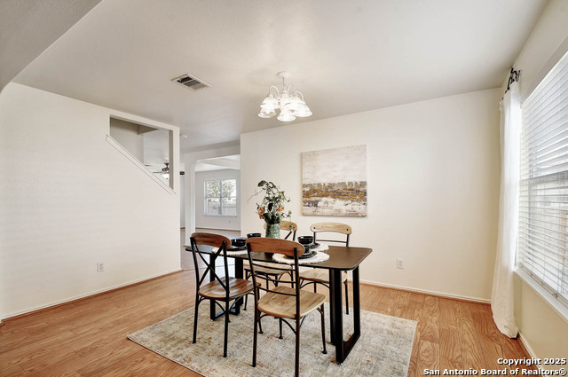 Listing photo id 1 for 10239 Round Rock