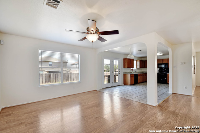 Listing photo id 2 for 10239 Round Rock