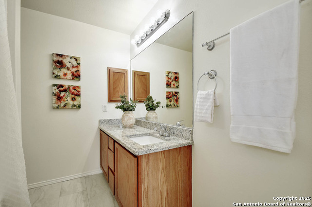 Listing photo id 6 for 10239 Round Rock