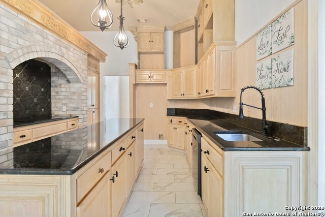 Image 18 of 38 For 519 Mission Viejo