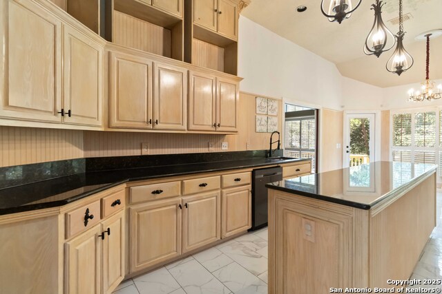 Image 20 of 38 For 519 Mission Viejo