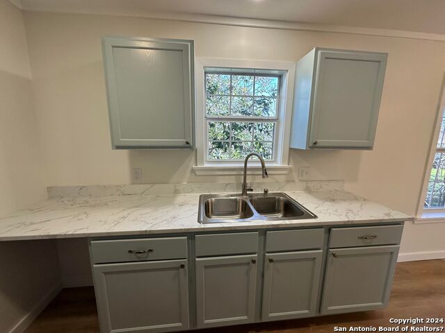 Image 5 of 8 For 906 14th St 14th Street C