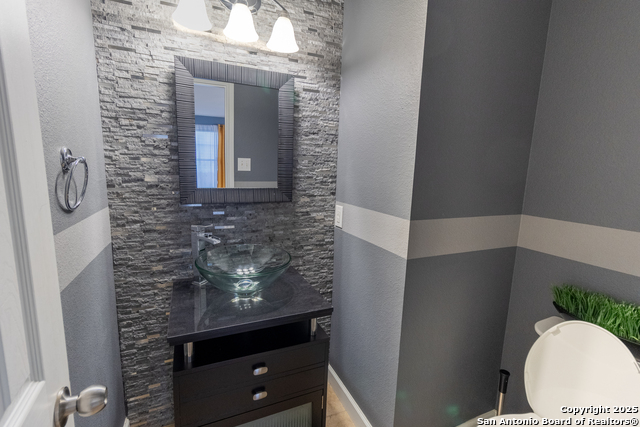 Listing photo id 8 for 13227 Hopkins Glade