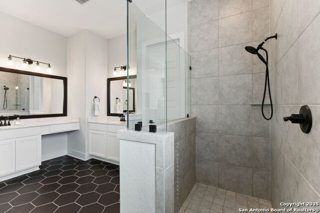 Listing photo id 32 for 462 Vamanos
