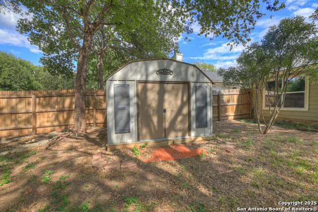 Image 19 of 21 For 3915 Chimney Springs