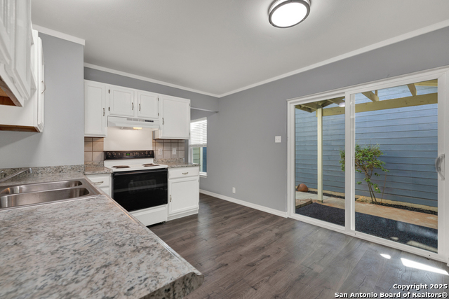 Image 4 of 21 For 3915 Chimney Springs