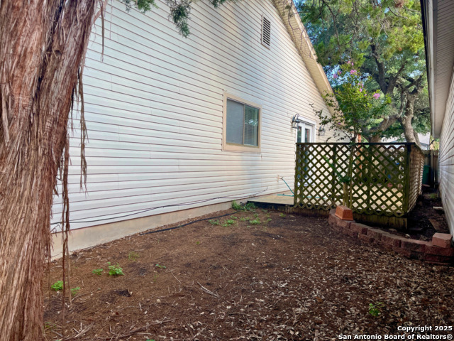 Image 16 of 18 For 7318 Hunters Raven