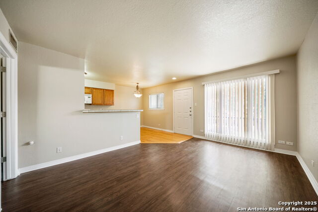 Image 10 of 30 For 255 Rampart Dr E 206