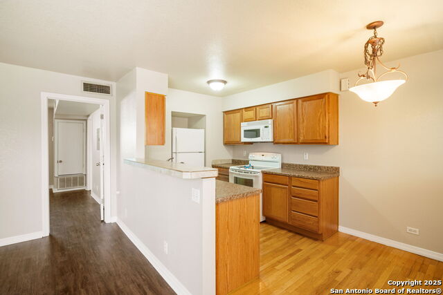 Image 13 of 30 For 255 Rampart Dr E 206