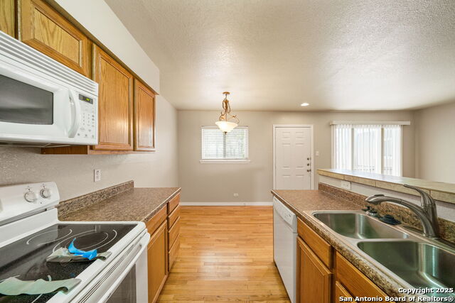 Image 14 of 30 For 255 Rampart Dr E 206