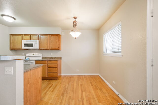 Image 16 of 30 For 255 Rampart Dr E 206