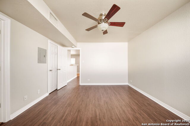 Image 21 of 30 For 255 Rampart Dr E 206