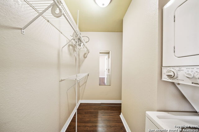 Image 24 of 30 For 255 Rampart Dr E 206