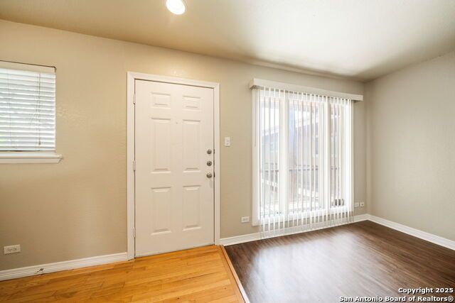 Image 7 of 30 For 255 Rampart Dr E 206